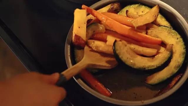 amanda-kitchen-avocado